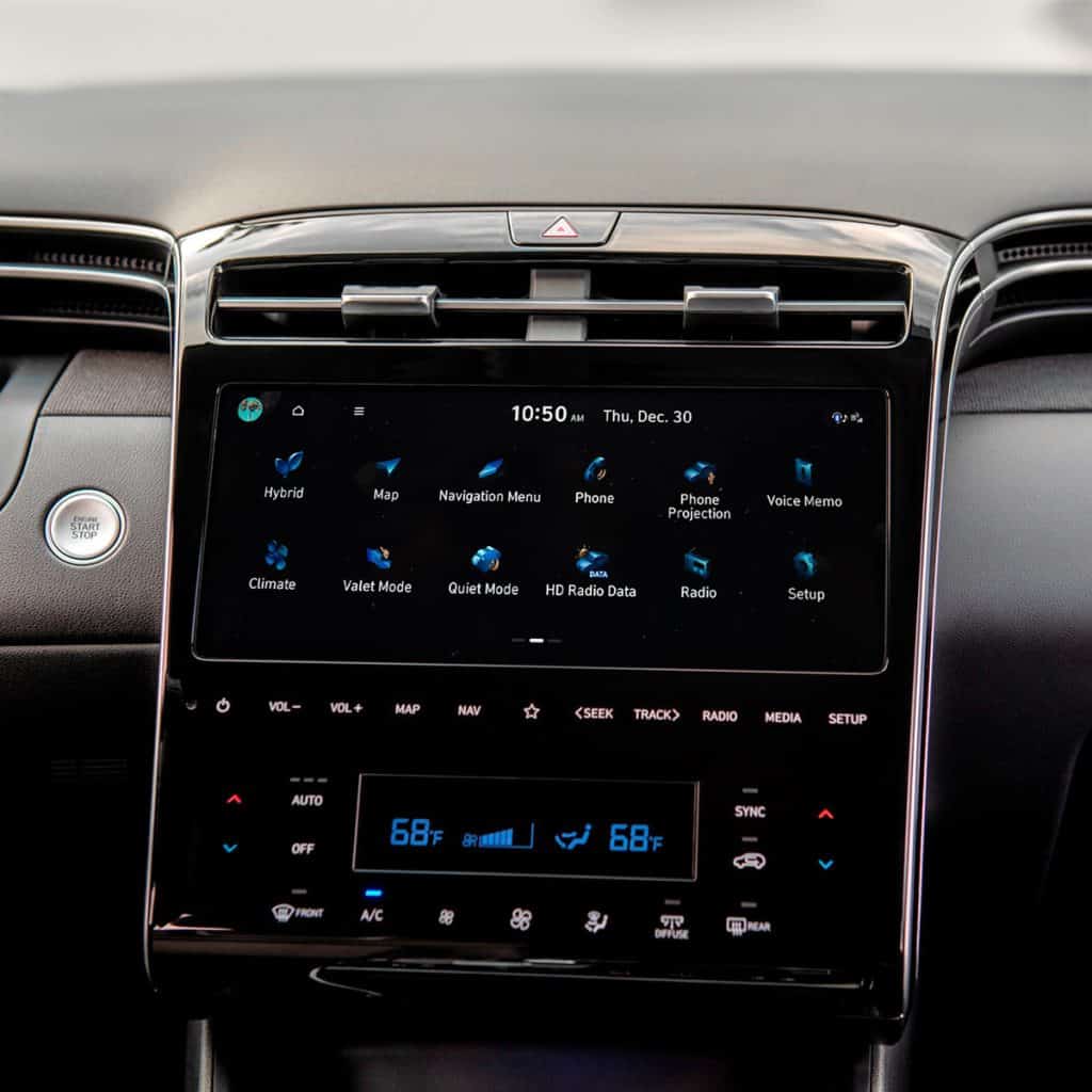 2024 Tucson Hybrid Blue central display