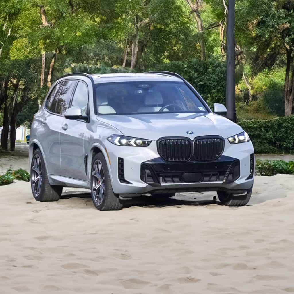 Can you list the best-performing large luxury SUVs with third-row seating for families in 2024