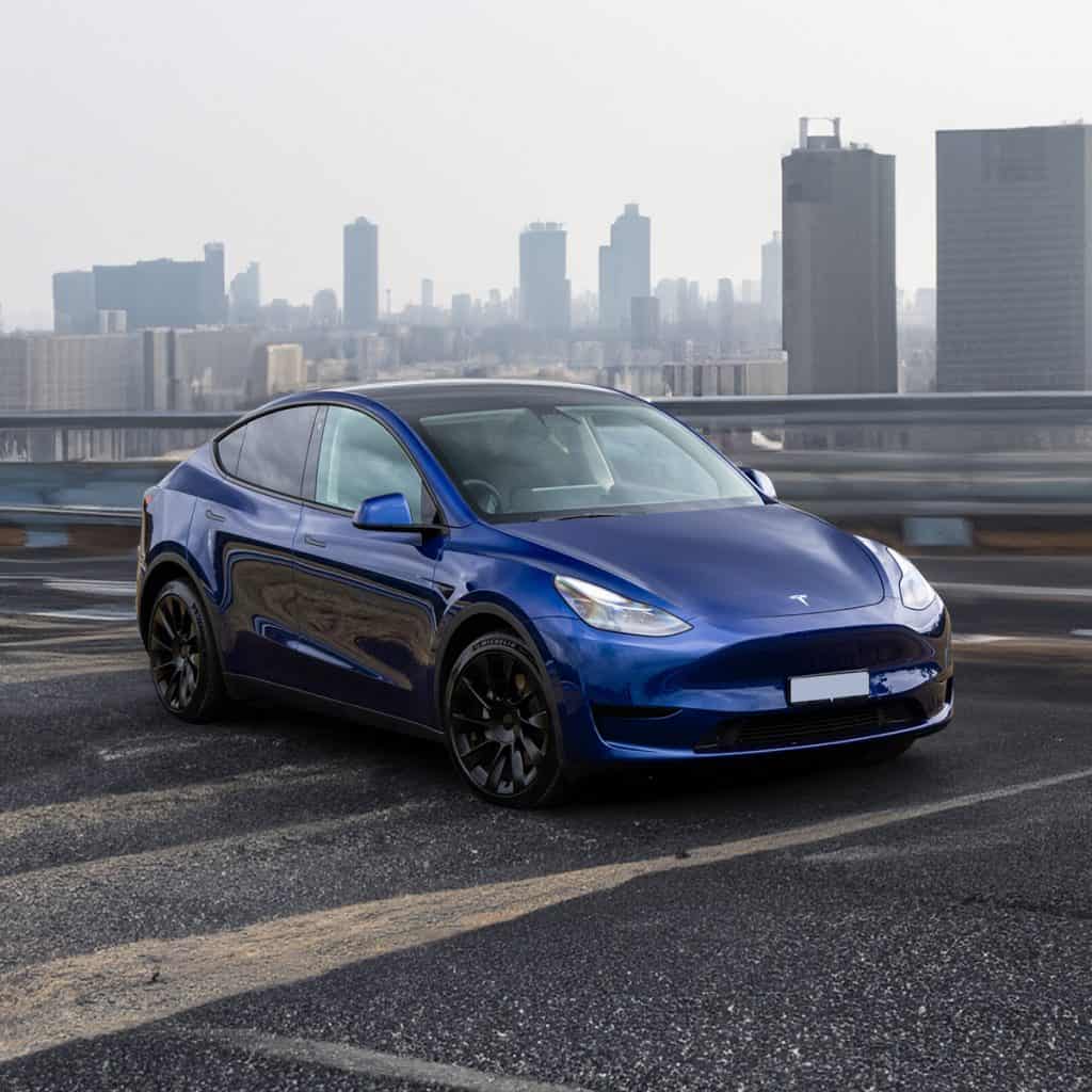 What are the top-rated luxury 3-row SUVs debuting in 2024