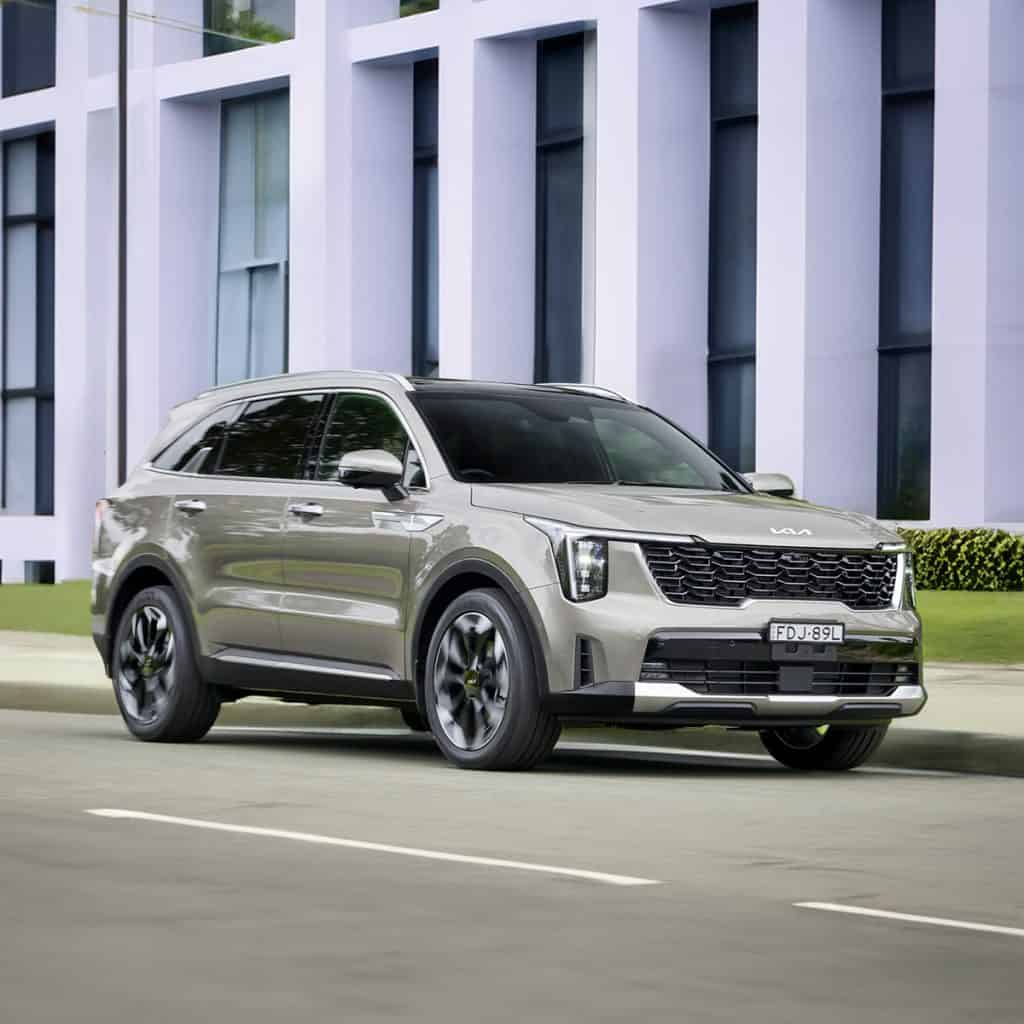 Which midsize SUVs are expected to deliver the best gas mileage in 2024