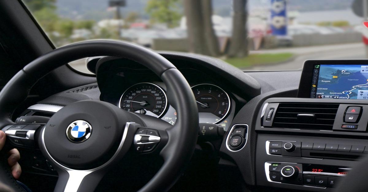 BMW’s Panoramic iDrive: Revolutionizing In-Car Technology