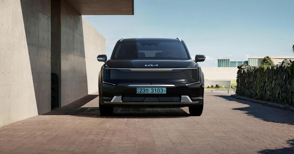 Leading Automakers Driving the Electric SUV Revolution